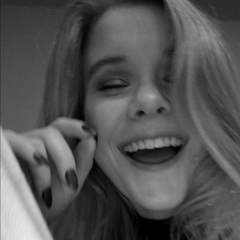 Meet your Posher, Chloe